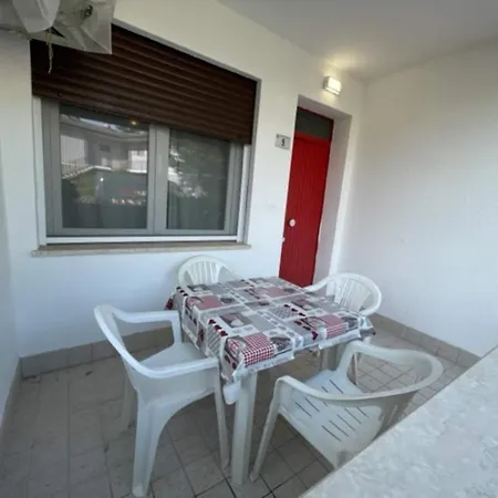 Spacious Italian Near *