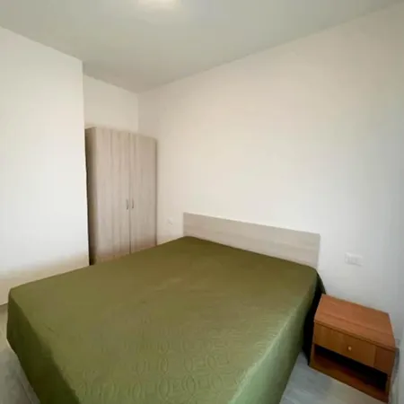 Spacious Italian Near *